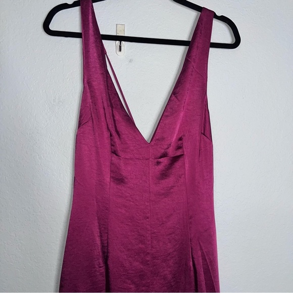 Showpo Maxi Dress Women’s Size 6 Satin Hot Pink Slit Front Sleeveless Gown B20 - Picture 4 of 12